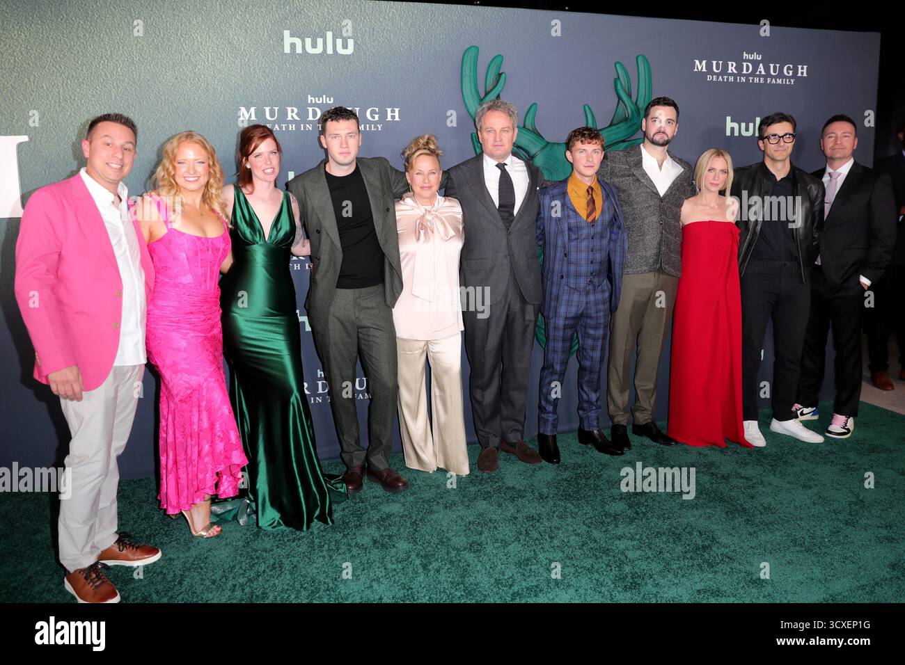 NEW YORK, NEW YORK – 13 OCTOBRE 2025 : David Moses, Mandy Matney, Erin Lee Carr, Will Harrison, Patricia Arquette, Jason Clarke, Johnny Berchtold, Michael D. Fuller, Brittany Snow, Nick Antosca, Alex Hedlund assiste à la première de Hulus Murdaugh : Death in the Family New York au Metrograph Theater. L'événement a rassemblé des membres de la distribution, des producteurs et des fans de la vraie criminalité pour les débuts de docuseries Hulus saisissantes explorant l'une des tragédies familiales les plus tristement célèbres de Americas. (Photo : Giada Papini Rampelotto/EuropaNewswire) Banque D'Images
