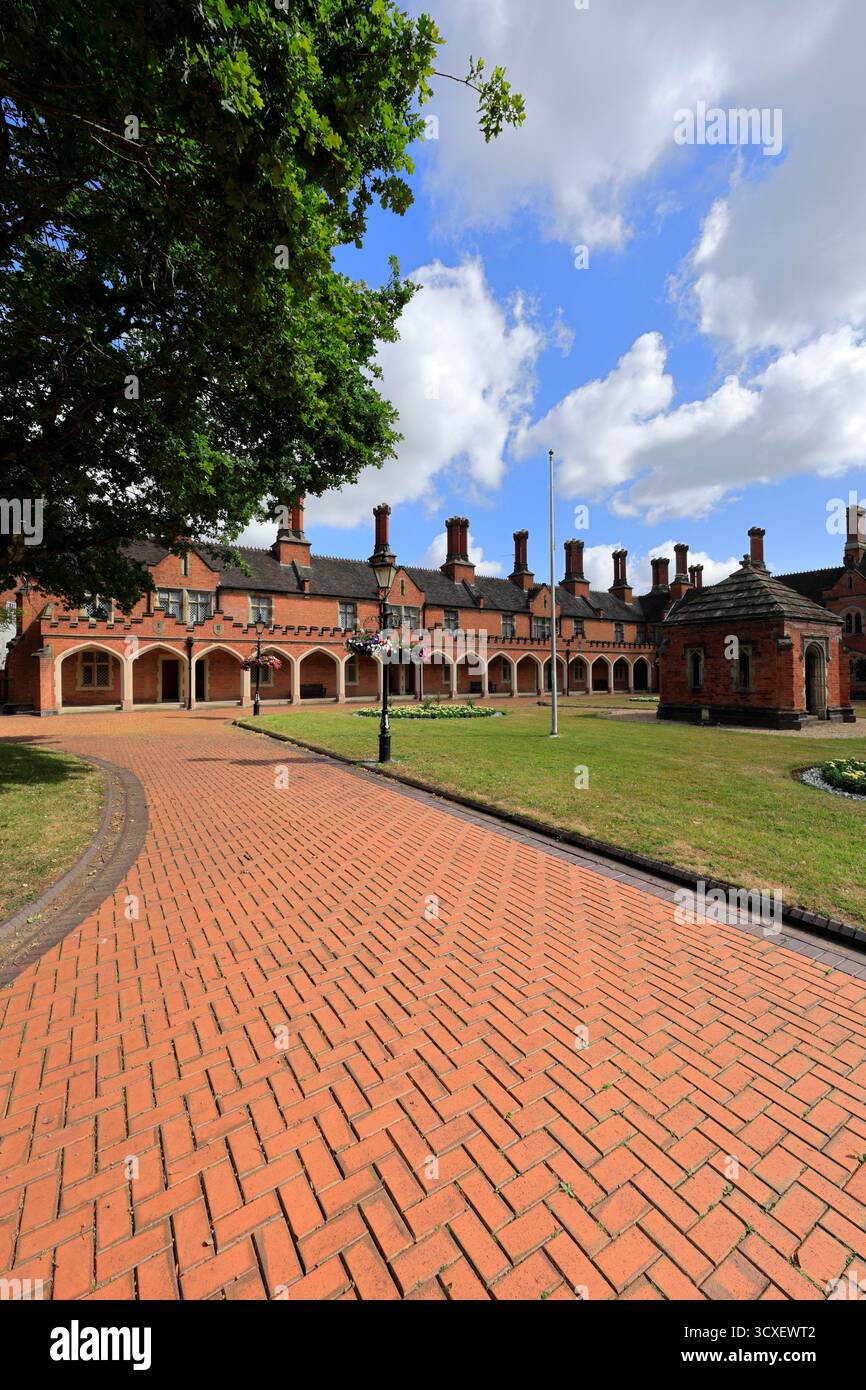Le 19ème siècle Nicholas Chamberlaine's Armshouses, All Saints Square, Bedworth, Warwickshire, Angleterre, Banque D'Images