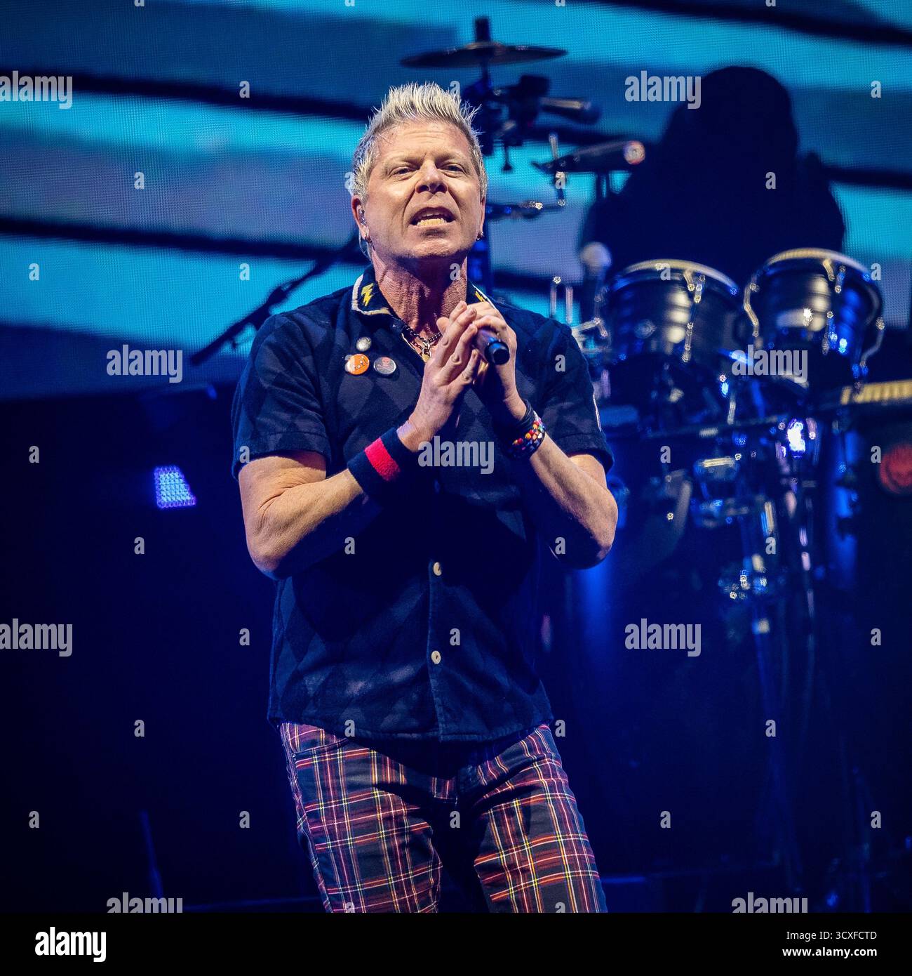 Dexter Holland de The Offspring jouant en live à Oslo le 10 octobre 2025 Banque D'Images