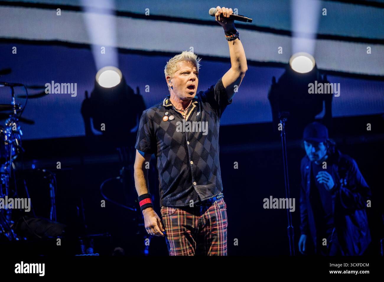 Dexter Holland de The Offspring jouant en live à Oslo le 10 octobre 2025 Banque D'Images