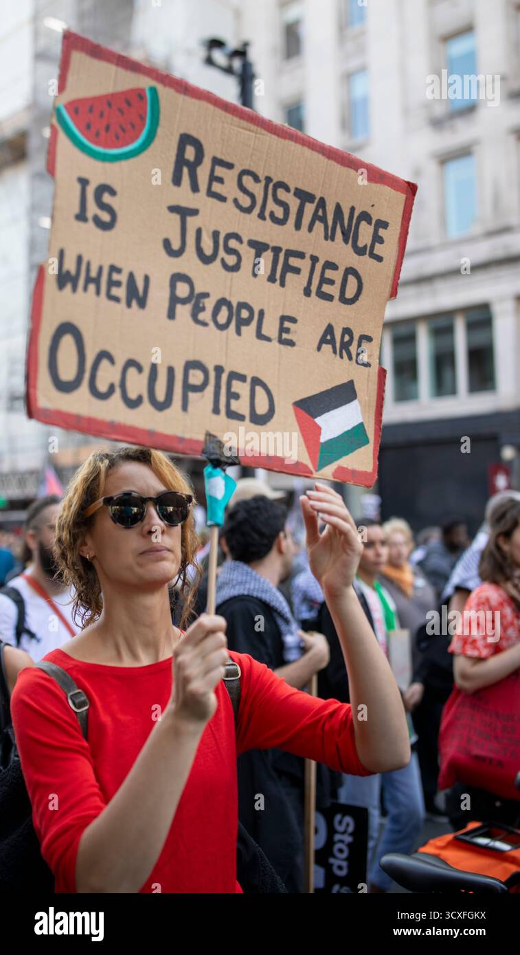 LONDRES, ROYAUME-UNI. 11 octobre 2025. Manifestants palestiniens participant à la manifestation Pro Palestine. Crédit : Ian Humphreys Banque D'Images