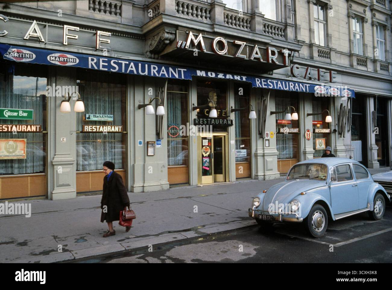 Mozart Restaurant Cafe, un café viennois historique. Albertinaplatz 2, Vienne Autriche années 1995 1990 HOMER SYKES Banque D'Images