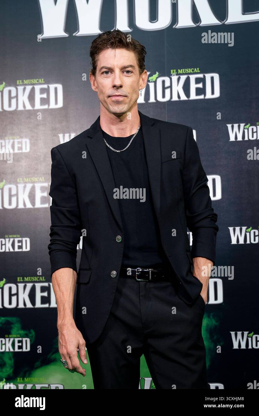 Wicked Premiere, Madrid, Espagne - 08 Oct 2025 Adrian Lastra assiste à Wicked Premiere au Nuevo Teatro Alcala le 08 octobre 2025 à Madrid, Espagne crédit : Miguel Escavias/Alfa images/Alamy Live News crédit : Miguel Escavias/Alfa images/Alamy Live News crédit : Miguel Escavias/Alfa images Madrid Nuevo Teatro Alcala Madrid Spain Copyright : x x2025xMiguelxEscavias/AlfaxImagesx Banque D'Images