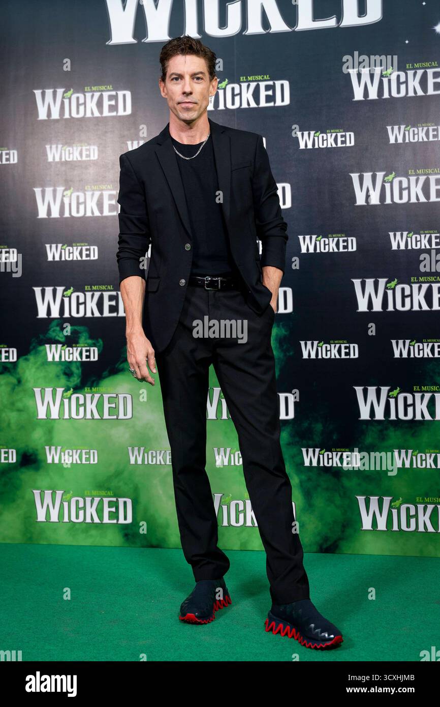 Wicked Premiere, Madrid, Espagne - 08 Oct 2025 Adrian Lastra assiste à Wicked Premiere au Nuevo Teatro Alcala le 08 octobre 2025 à Madrid, Espagne crédit : Miguel Escavias/Alfa images/Alamy Live News crédit : Miguel Escavias/Alfa images/Alamy Live News crédit : Miguel Escavias/Alfa images Madrid Nuevo Teatro Alcala Madrid Spain Copyright : x x2025xMiguelxEscavias/AlfaxImagesx Banque D'Images