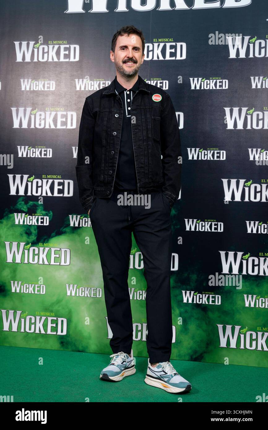 Wicked Premiere, Madrid, Espagne - 08 Oct 2025 Julian Lopez assiste à Wicked Premiere au Nuevo Teatro Alcala le 08 octobre 2025 à Madrid, Espagne crédit : Miguel Escavias/Alfa images/Alamy Live News crédit : Miguel Escavias/Alfa images/Alamy Live News crédit : Miguel Escavias/Alfa images Madrid Nuevo Teatro Alcala Madrid Spain Copyright : x x2025xMiguelxEscavias/AlfaxImagx Banque D'Images