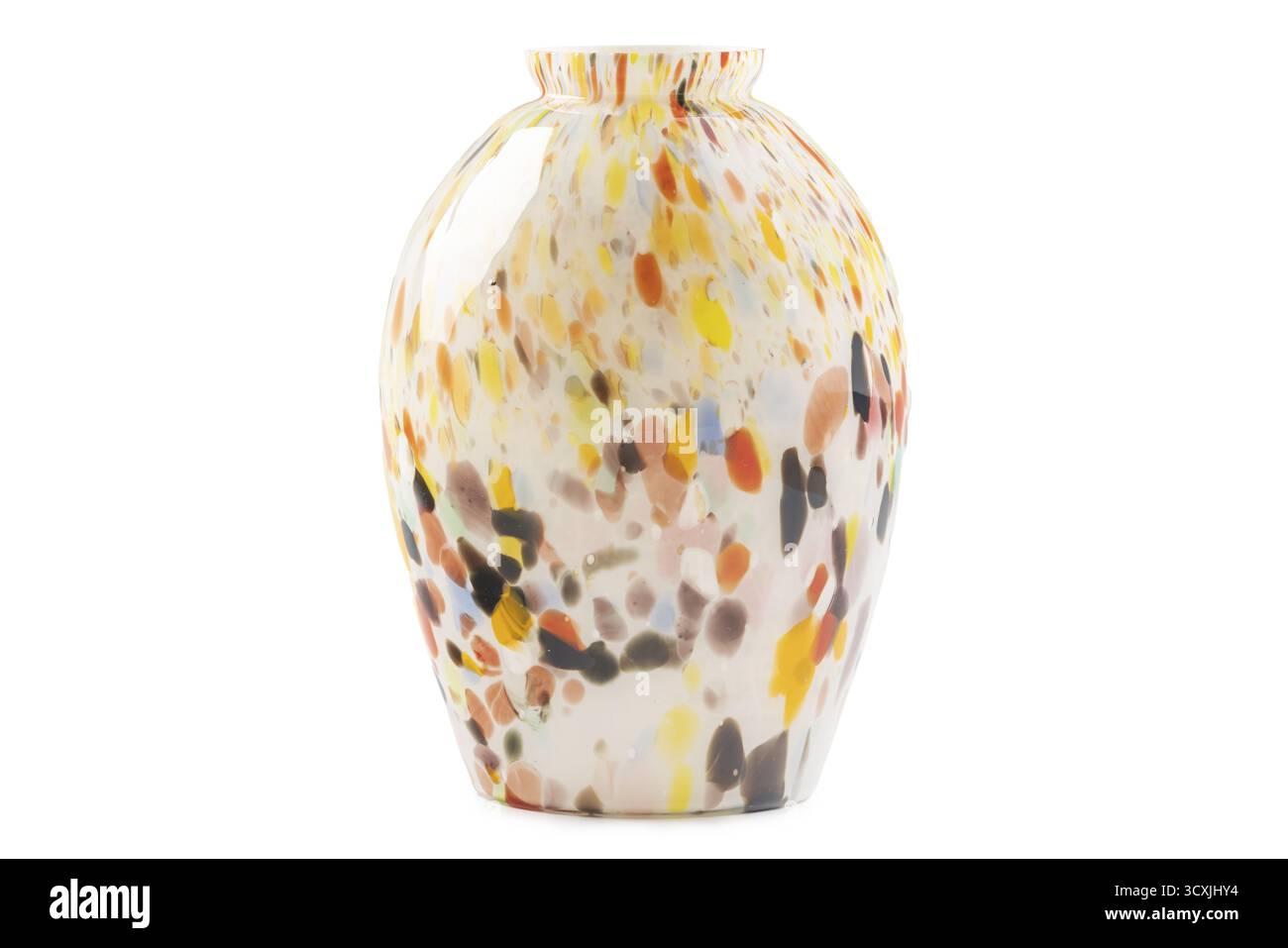 Vase avec design mosaïque lumineux et coloré, fond blanc Banque D'Images
