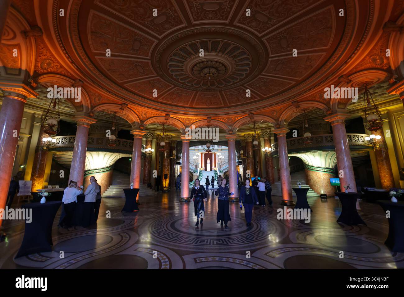 Bucarest, Roumanie - 14 octobre 2025 : Détails avec l'intérieur de l'Athénée roumain. Banque D'Images