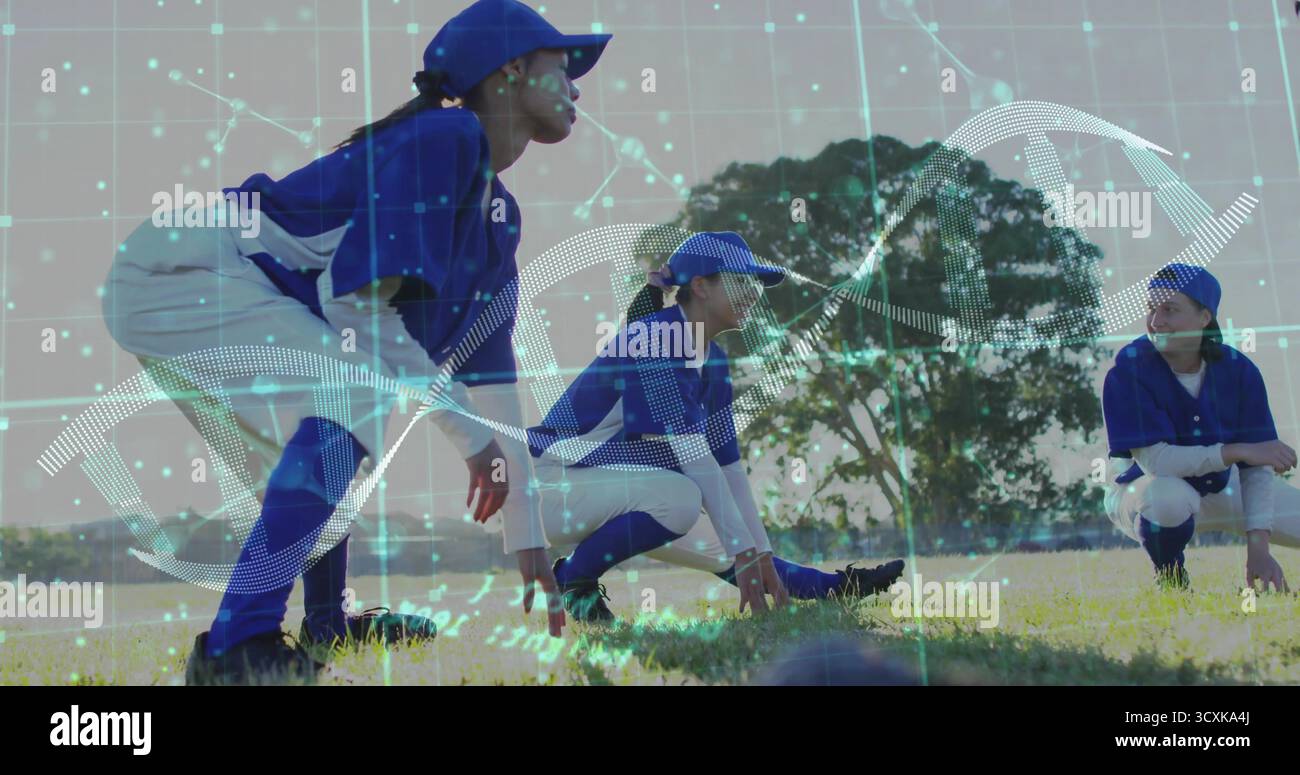 Athlète étirant en uniforme bleu accroupi sur l'herbe avec superposition d'ADN numérique, espace de copie Banque D'Images