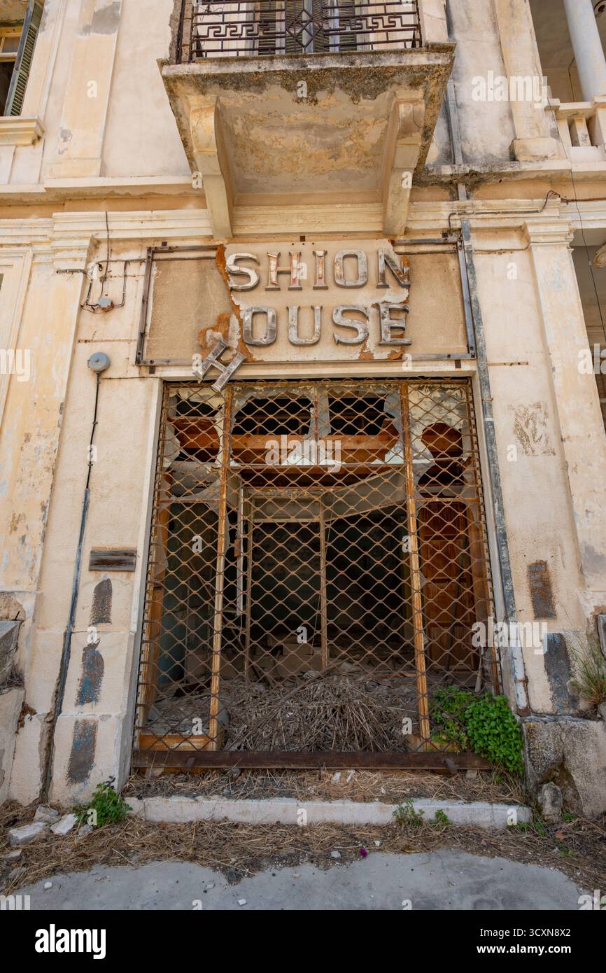 La région de Varosha de Famagouste Chypre-Nord. Une ville abandonnée après le coup d'État et l'invasion de 1974 Banque D'Images