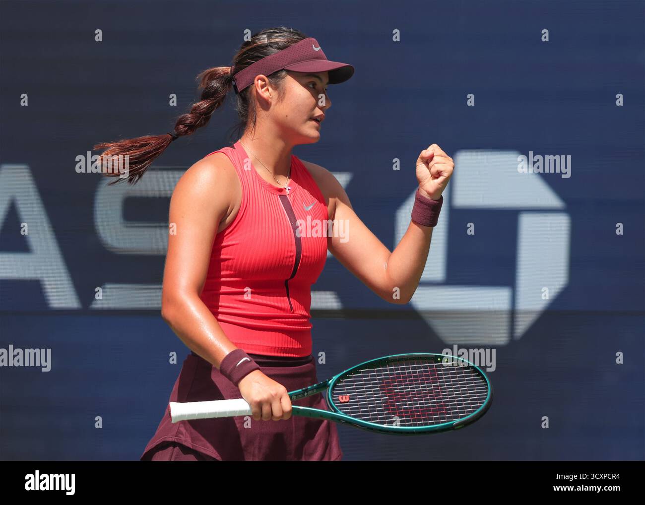La joueuse de tennis britannique Emma Raducanu (GBR) célèbre l'US Open Championships 2025, USTA Billie Jean King National Tennis Center, Flushing Meadows Banque D'Images