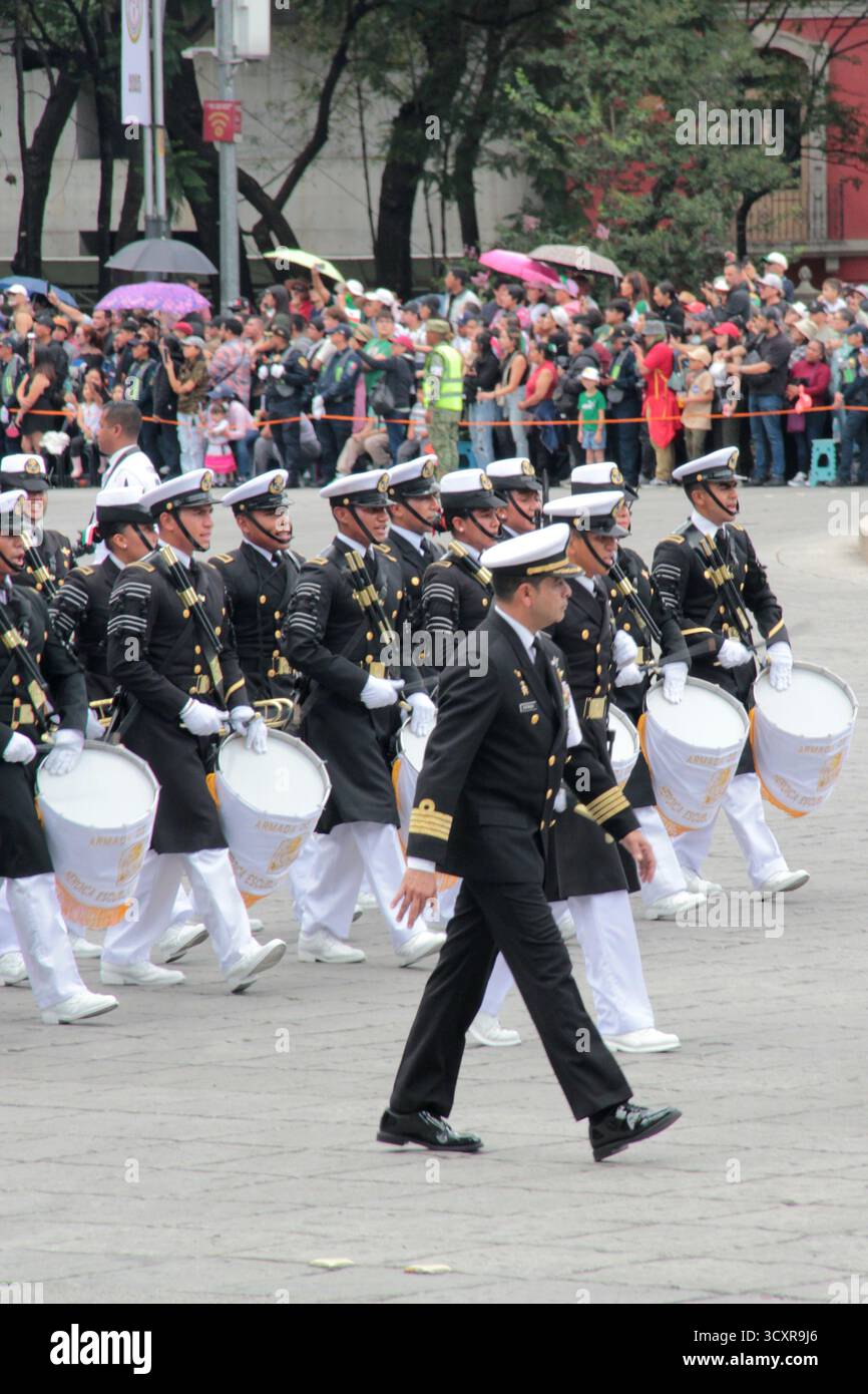 Mexico, Mexique - 16 septembre 2025 : défilé militaire à Mexico avec l'armée, la marine, l'armée de l'air et la garde nationale pour célébrer l'indépendance Banque D'Images