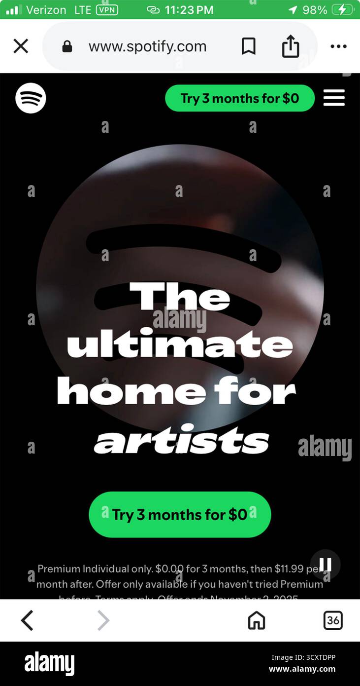 15 octobre 2025, New York City, New York, États-Unis : Spotify Video Podcast sera bientôt disponible sur Netflix.Un nouveau partenariat entre deux des plus grands services de streaming au monde verra Spotify apporter certains de ses podcasts vidéo les plus populaires via Netflix.Capture d'écran iPhone Apple à partir de la bannière du site Spotify (image crédit : © Billy Tompkins/ZUMA Press Wire) USAGE ÉDITORIAL UNIQUEMENT ! Non destiné à UN USAGE commercial ! Banque D'Images