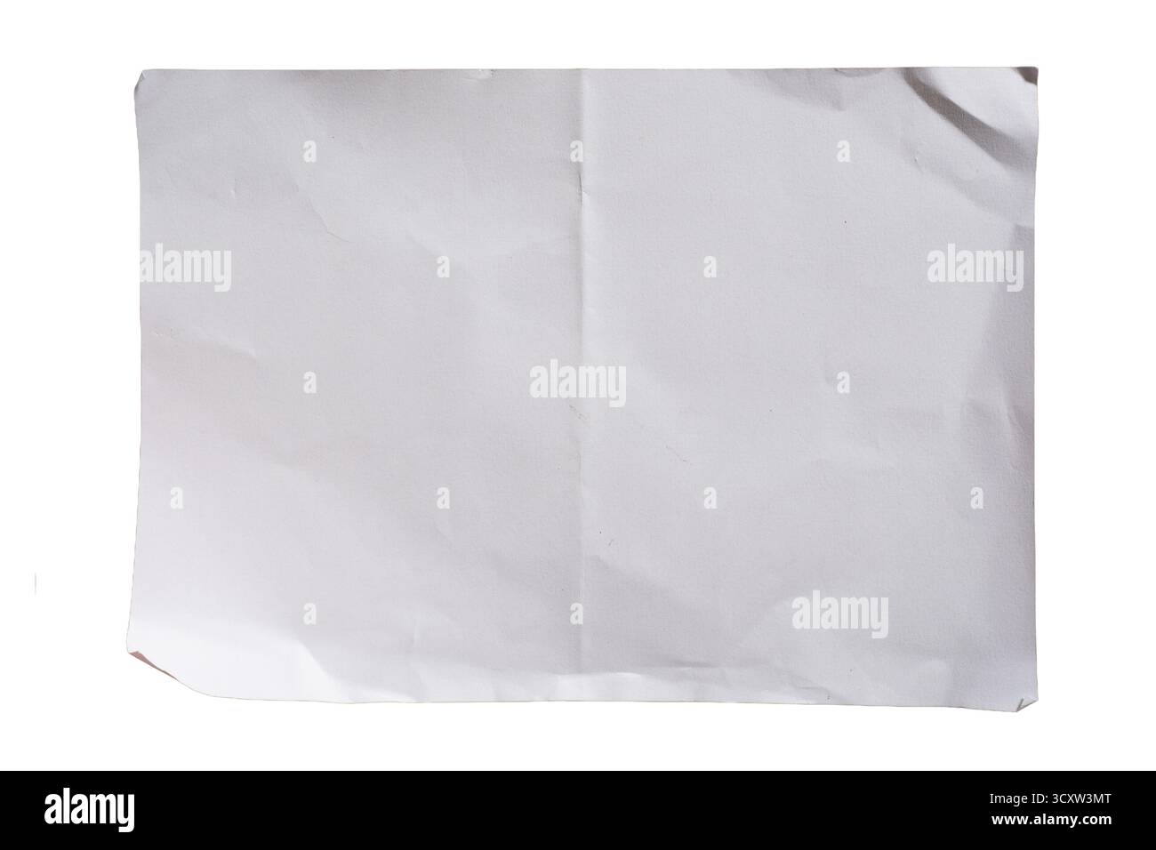 Papier froissé blanc plié en deux isolé sur fond blanc avec chemin de découpage Banque D'Images