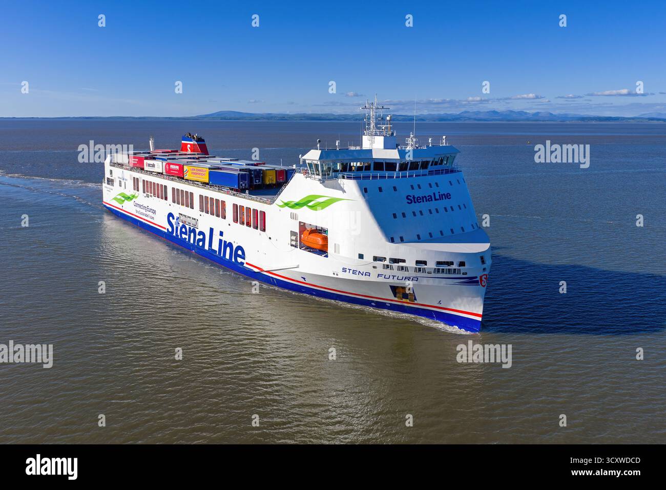 Le ferry NewMax classe RoRo Stena Futura, opéré par Stena Line, arrive à Heysham. Banque D'Images