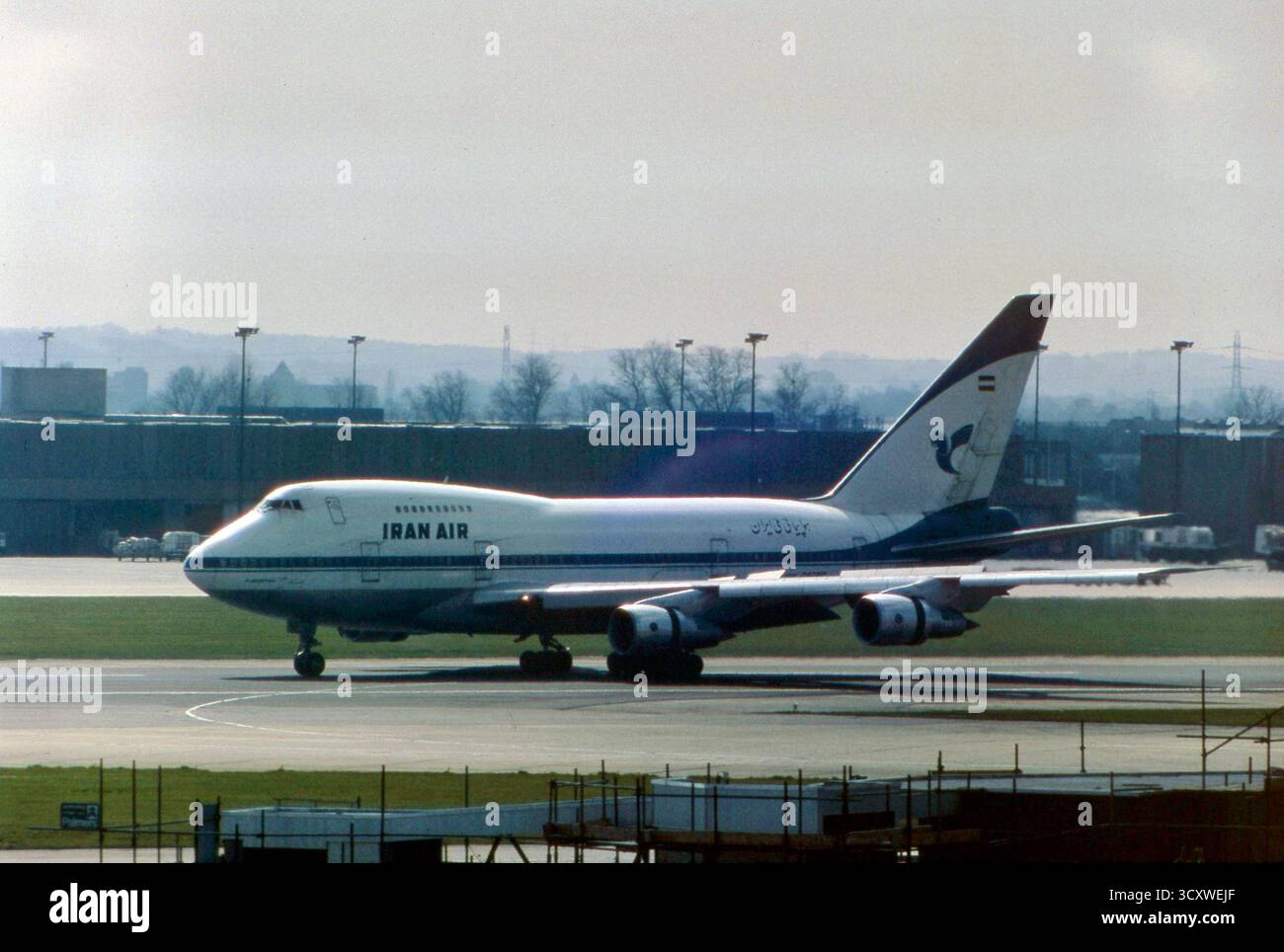 EP-IAB Iran Air Boeing 747SP-86 atterrit sur la piste 10R à Londres Heathrow Banque D'Images