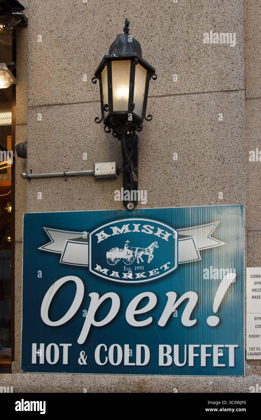 Une façade de magasin Amish Market dans un bâtiment historique de Lower Manhattan, New York City, États-Unis Banque D'Images
