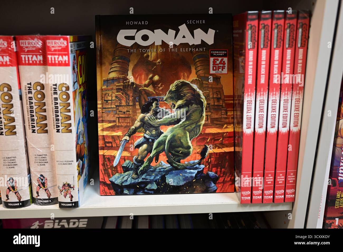 Londres, Royaume-Uni, 8 octobre 2025. Conan les livres barbares à vendre à l'intérieur du magasin de bandes dessinées 'Forbidden Planet' sur Shaftesbury Avenue. Banque D'Images