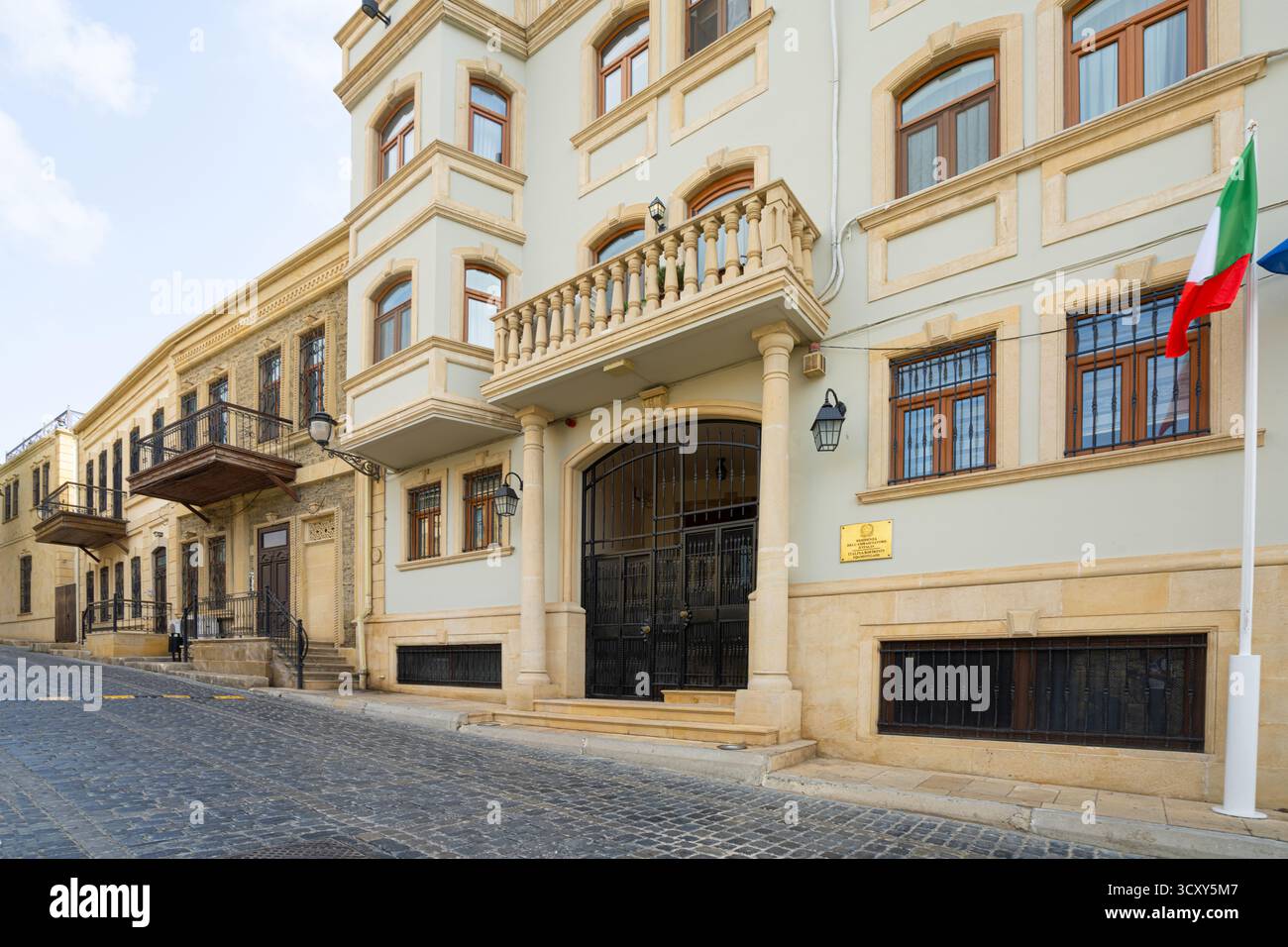 Bakou, Azerbaïdjan. 9 octobre 2025. Résidence de l'ambassadeur d'Italie en Azerbaïdjan, dans le centre-ville Banque D'Images
