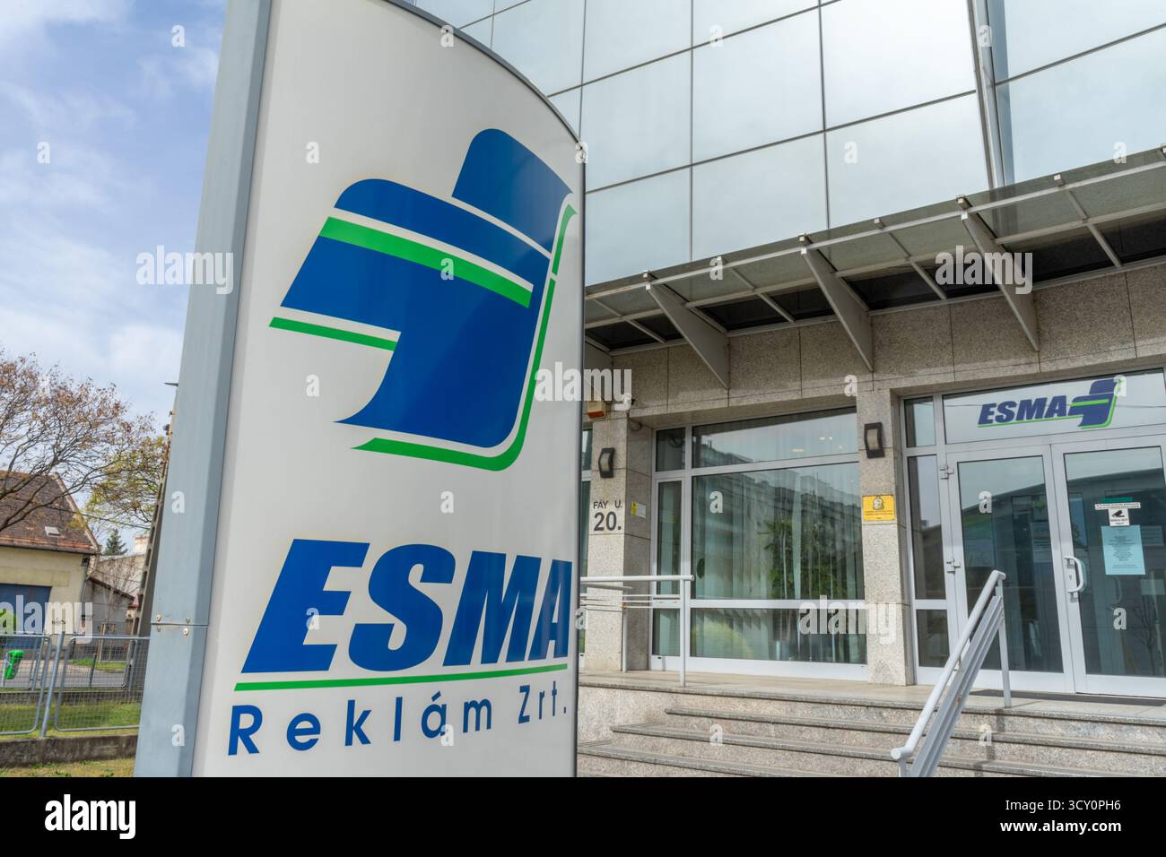 Siège de l’ESMA Reklám Zrt. À Budapest, une importante société hongroise de publicité extérieure liée aux secteurs de la communication publique et des médias. Banque D'Images