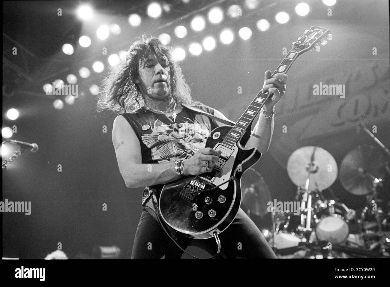 ACE Frehley se produisant à Oakland, Californie 1987 crédit: Ross Pelton/MediaPunch Banque D'Images