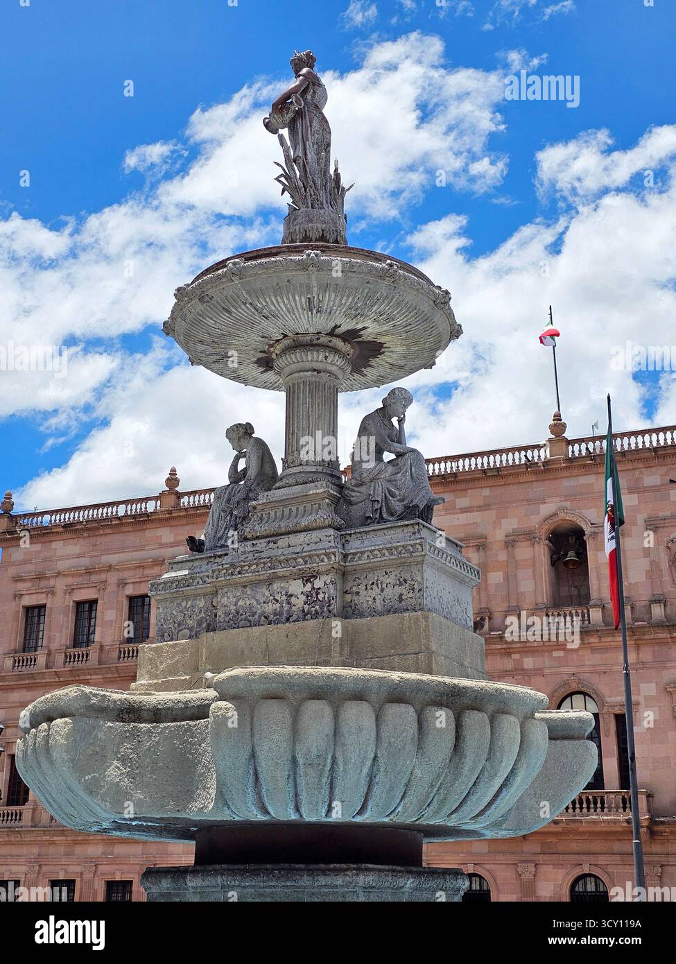 Saltillo, Coahuila, Mexique - 27 juillet 2025 : Palais du gouvernement de Coahuila, Palais Rose, le pouvoir exécutif de l'État en face de la Plaza de Armas Banque D'Images