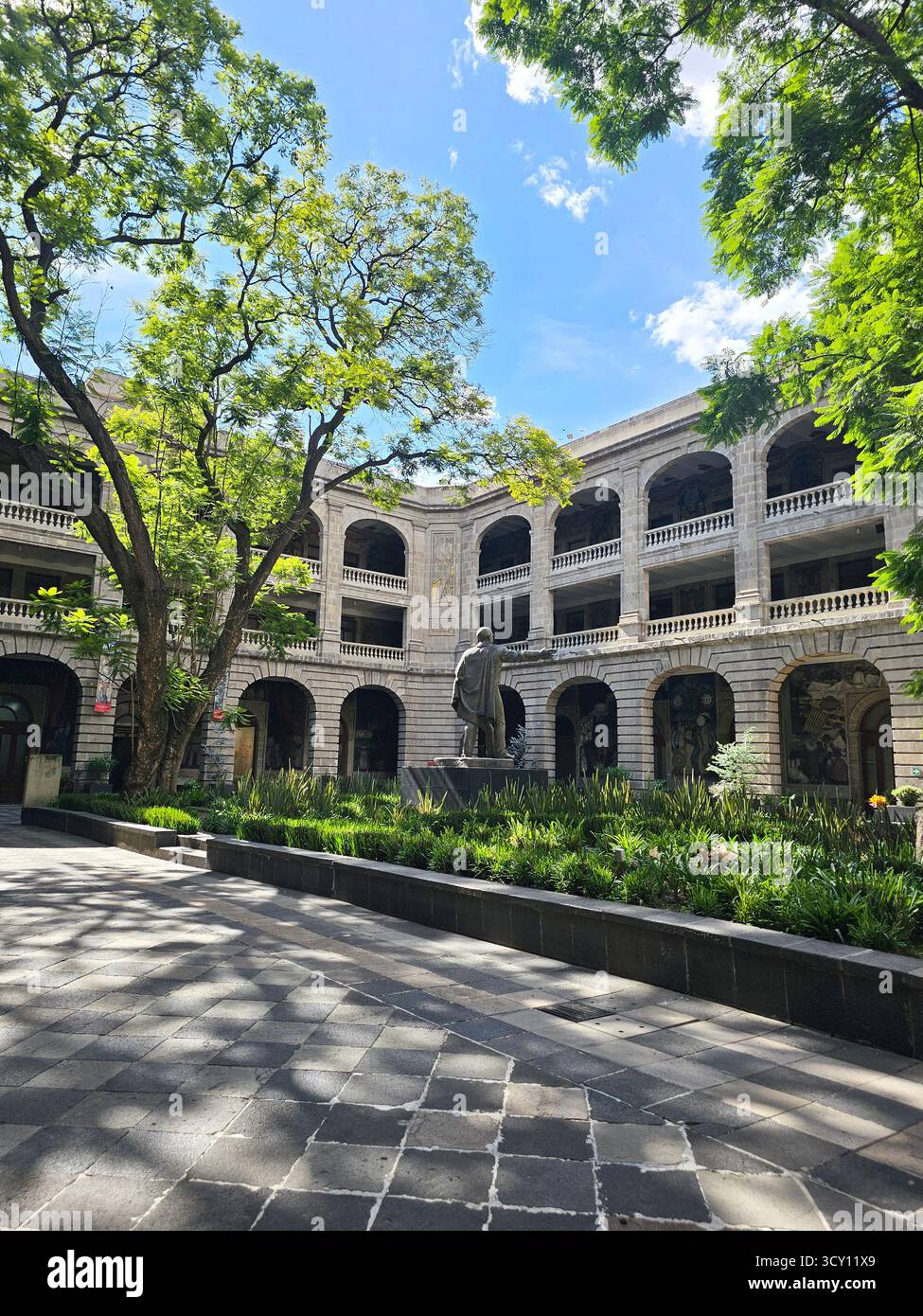 Mexico, Mexique - 4 août 2025 : Museo vivo del Muralismo dans le bâtiment de la Secretaria de Educacion Publica SEP, au CDMX, dédié au travail Banque D'Images