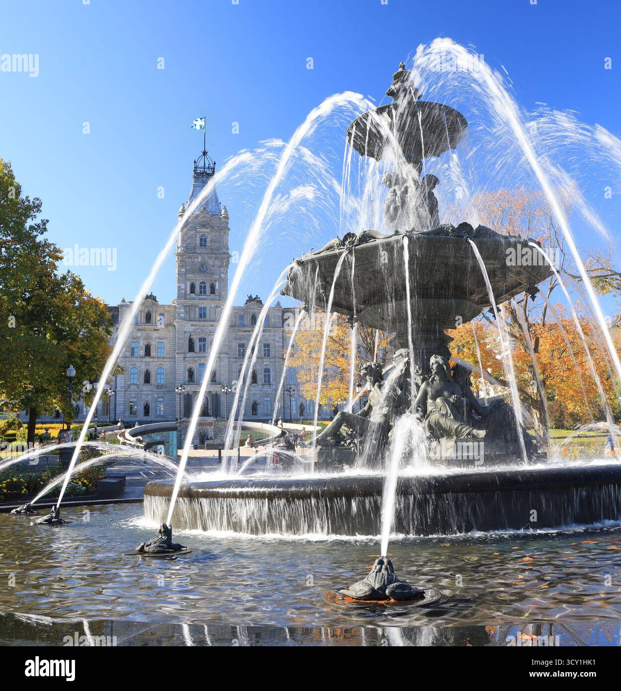 Parlement de Québec avec la Fontaine de Tourny au premier plan, Canada Banque D'Images