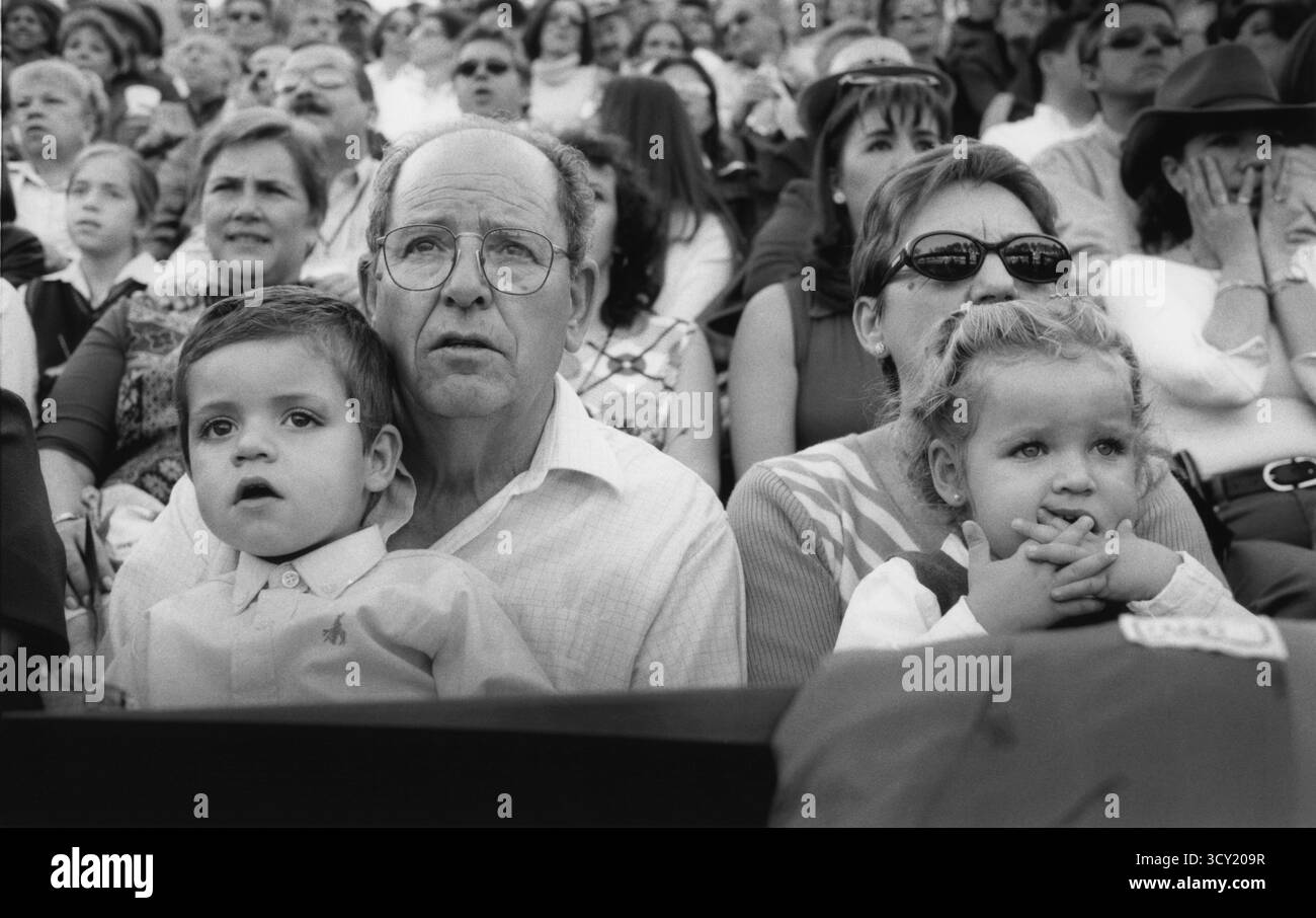 MEX, Mexique, Guadalajara, 09.07.2002, spectateurs lors d'une corrida Banque D'Images