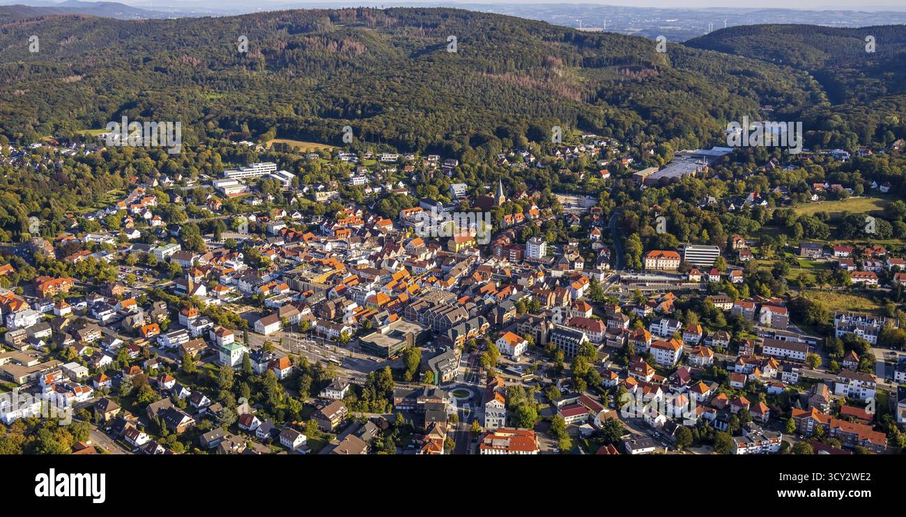 Aerial view, Wiehengebirge, local view, evang.luth. Préparé Andreas-Kirche, Luebbecke, Ostwestfalen-Lippe, OWL, Rhénanie du Nord-Westphalie, Allemagne, lieu de Banque D'Images