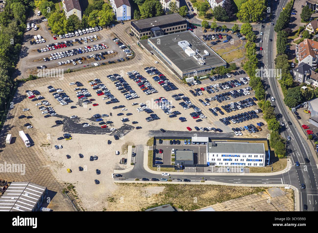 Vue aérienne, poste de police de Hattingen, zone commerciale Nierenhofer Strasse, Hattingen, zone de la Ruhr, Rhénanie du Nord-Westphalie, Allemagne, oeil de la loi, DE Banque D'Images