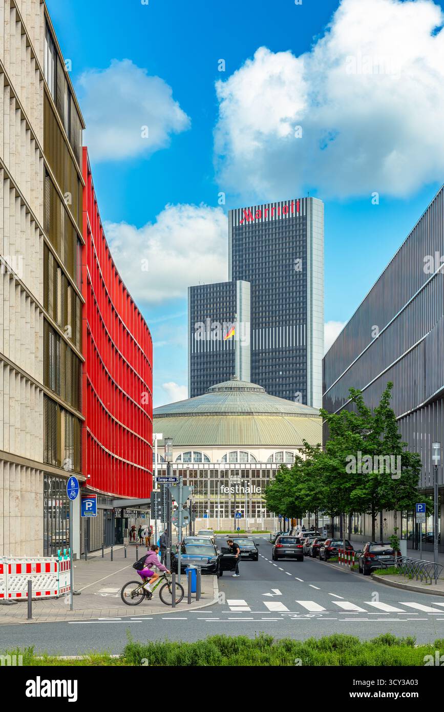 Vue de la Festhalle, hall d'exposition à Francfort-sur-le-main, Allemagne Banque D'Images