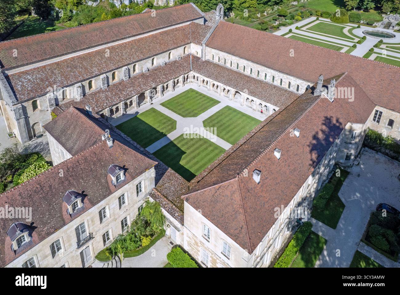 l'abbaye cistercienne de Fontenay // L'abbaye cistercienne de Fontenay Banque D'Images