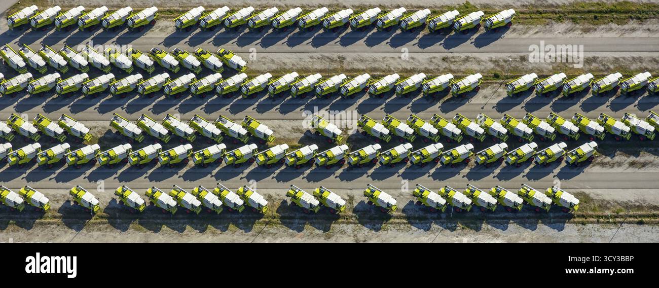 Photo aérienne, locaux de l'usine CLAAS, machines agricoles, moissonneuse-batteuse, Harsewinkel, Westphalie orientale-Lippe, OWL, Rhénanie du Nord-Westphalie, germe Banque D'Images