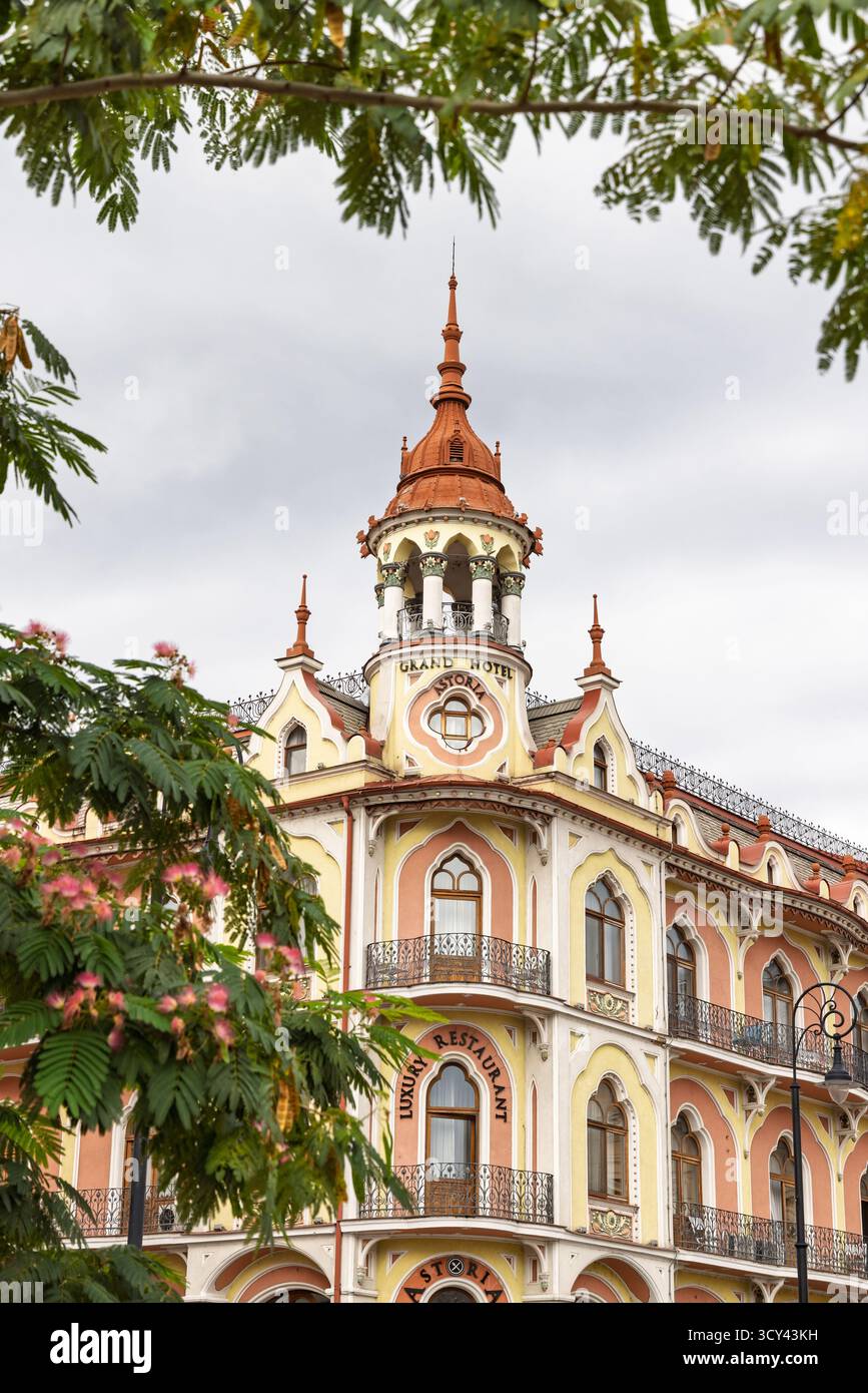 Oradea, Roumanie - 26 septembre 2025 : magnifique bâtiment Art nouveau de Grant hôtel Asoria à Oradea Roumanie Banque D'Images