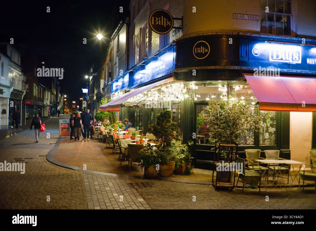 Café-restaurant Bill et bar à Cliffe High Street, Lewes Banque D'Images