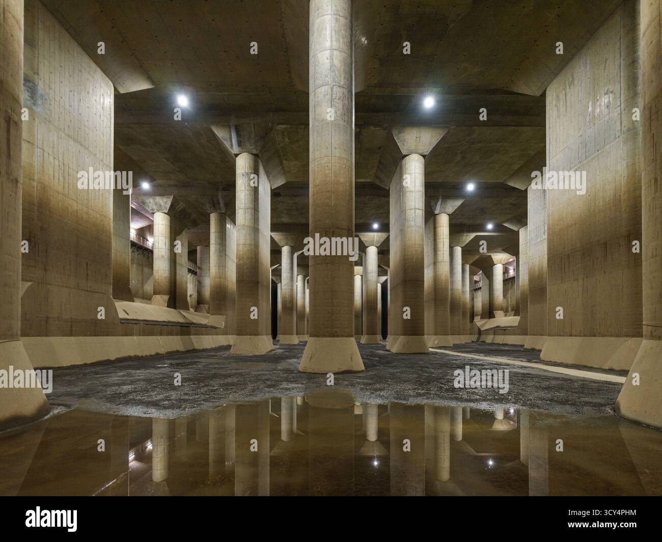 Le Metropolitan Area Outer Underground Discharge Channel, G-Cans, est un projet d'infrastructure d'eau souterraine à Tokyo au Japon qui contrôle les inondations Banque D'Images