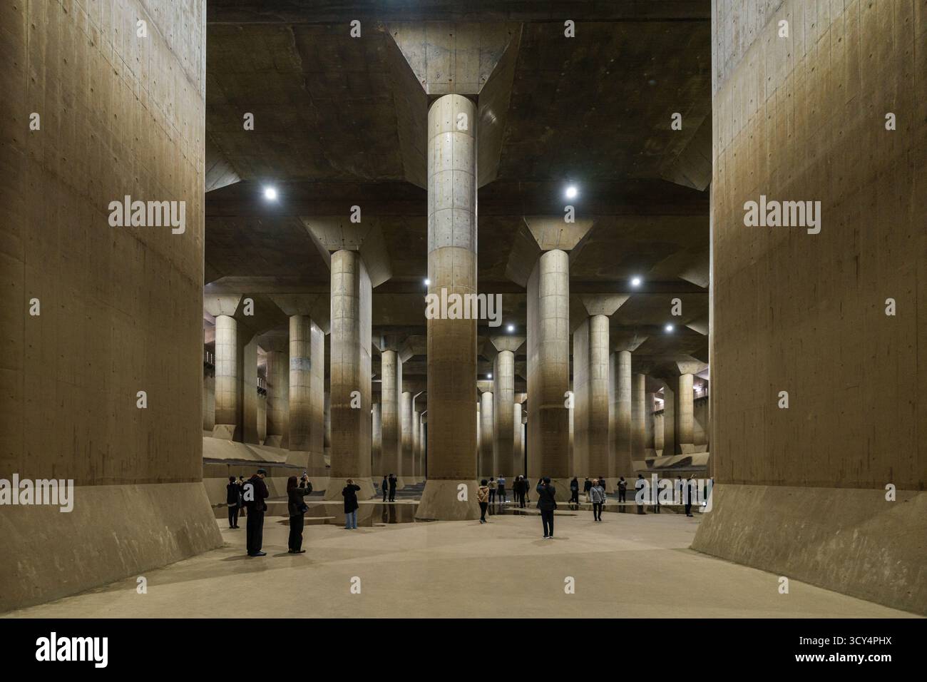 Le Metropolitan Area Outer Underground Discharge Channel, G-Cans, est un projet d'infrastructure d'eau souterraine à Tokyo au Japon qui contrôle les inondations Banque D'Images