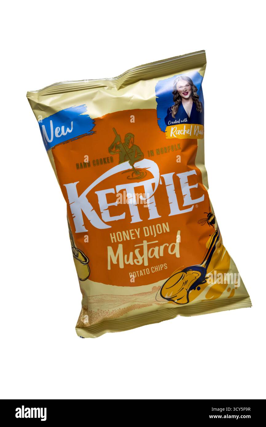 Un paquet de chips de pommes de terre à la moutarde Dijon au miel et à la bouilloire. Banque D'Images