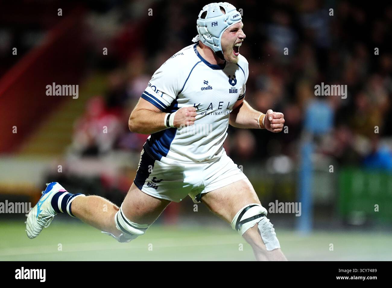 Fitz Harding des Bristol Bears célèbre avoir marqué un essai lors du Gallagher PREM match au Kingsholm Stadium, Gloucester. Date de la photo : vendredi 17 octobre 2025. Banque D'Images