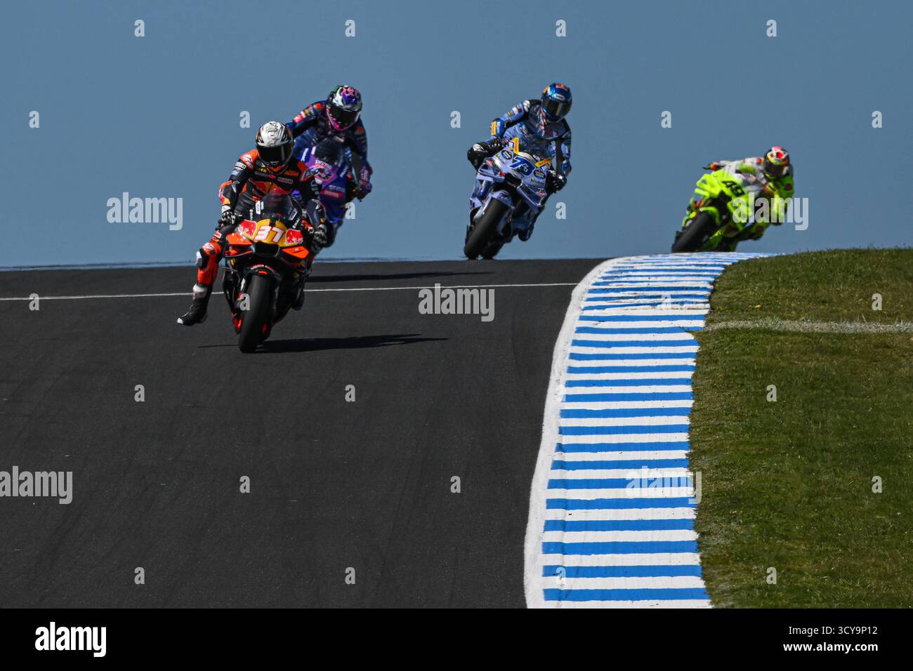 Course de sprint du Ligui Moly Grand Prix d'Australie de MotoGP sur le circuit de Phillip Island. Australie 18 octobre 2025 en photo : Pedro Acosta Carrera al Sprint del Gran Premio Ligui Moly de MotoGP de Australia en el circuito de Phillip Island. 18 de Octubre de 2025 POOL/ MotoGP.com/Cordon les images de presse seront à usage éditorial exclusif. Crédit obligatoire : © MotoGP.com crédit : CORDON PRESS/Alamy Live News Banque D'Images