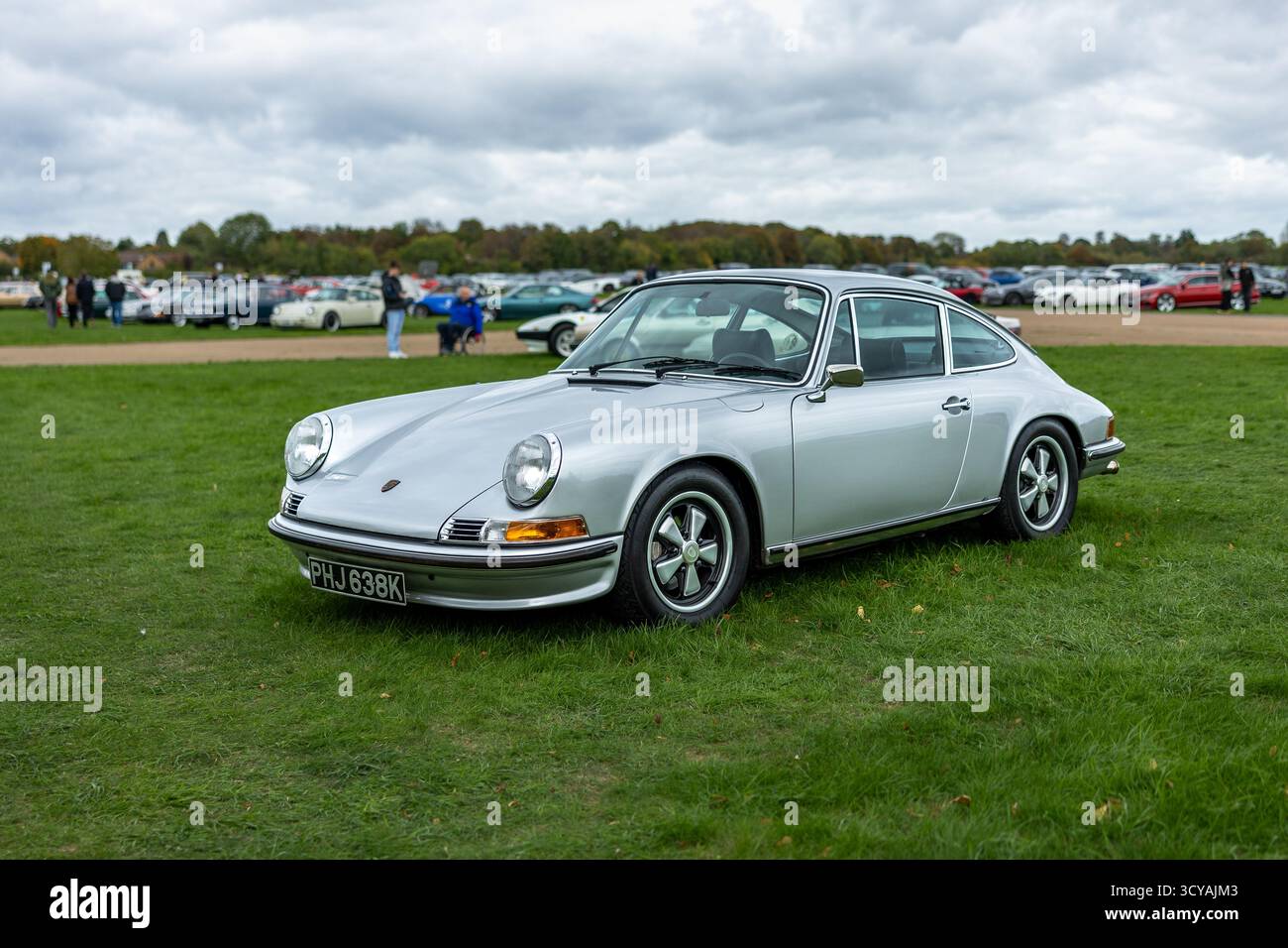 Porsche 911S 1972, exposée au Bicester Motion Scramble qui s'est tenu le 5 octobre 2025. Banque D'Images