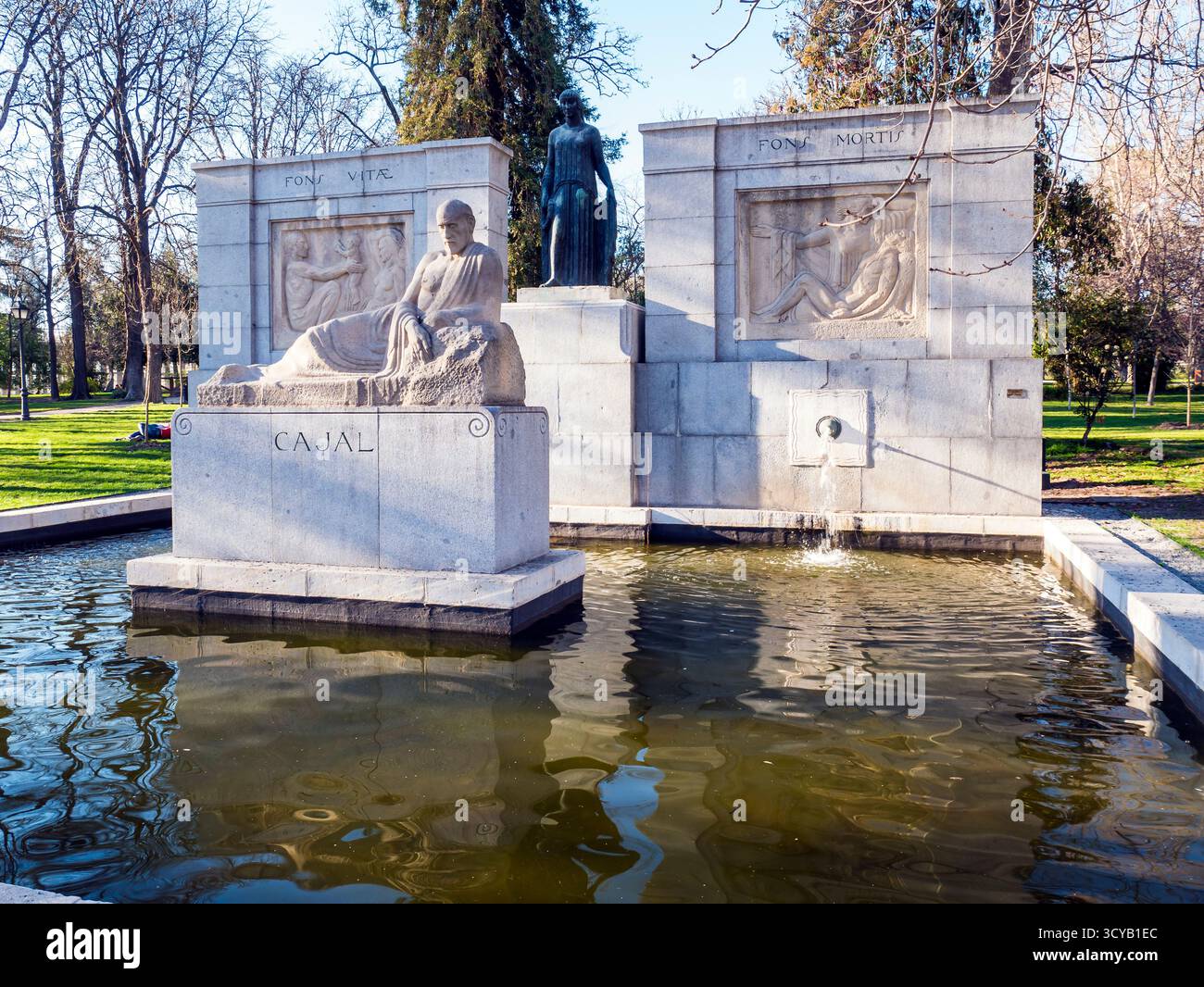 Estatua de Ramón y Cajal. Parque de El Retiro. Madrid. España Banque D'Images