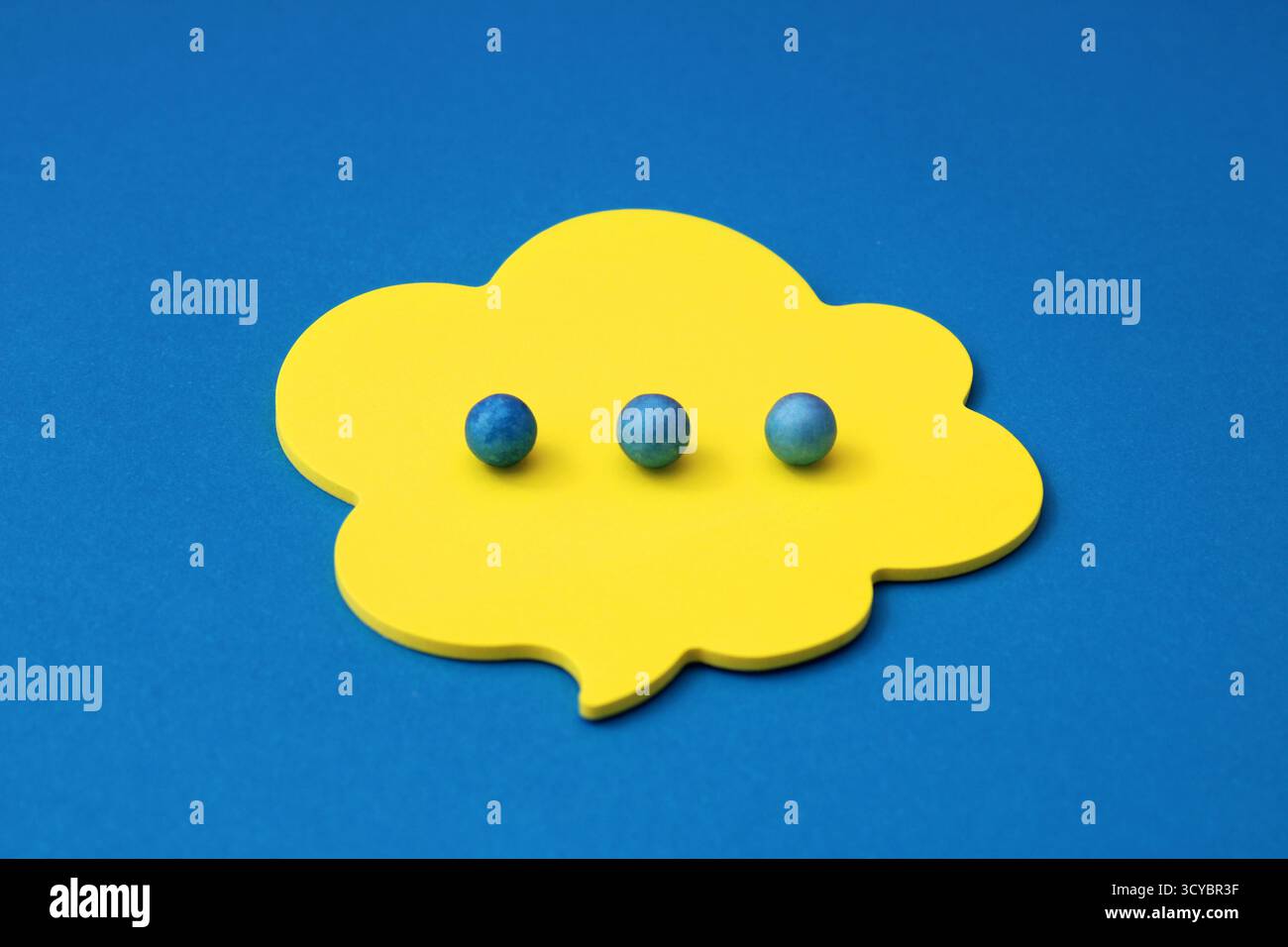 Bulle de parole à trois sphères simulant une ellipse Banque D'Images