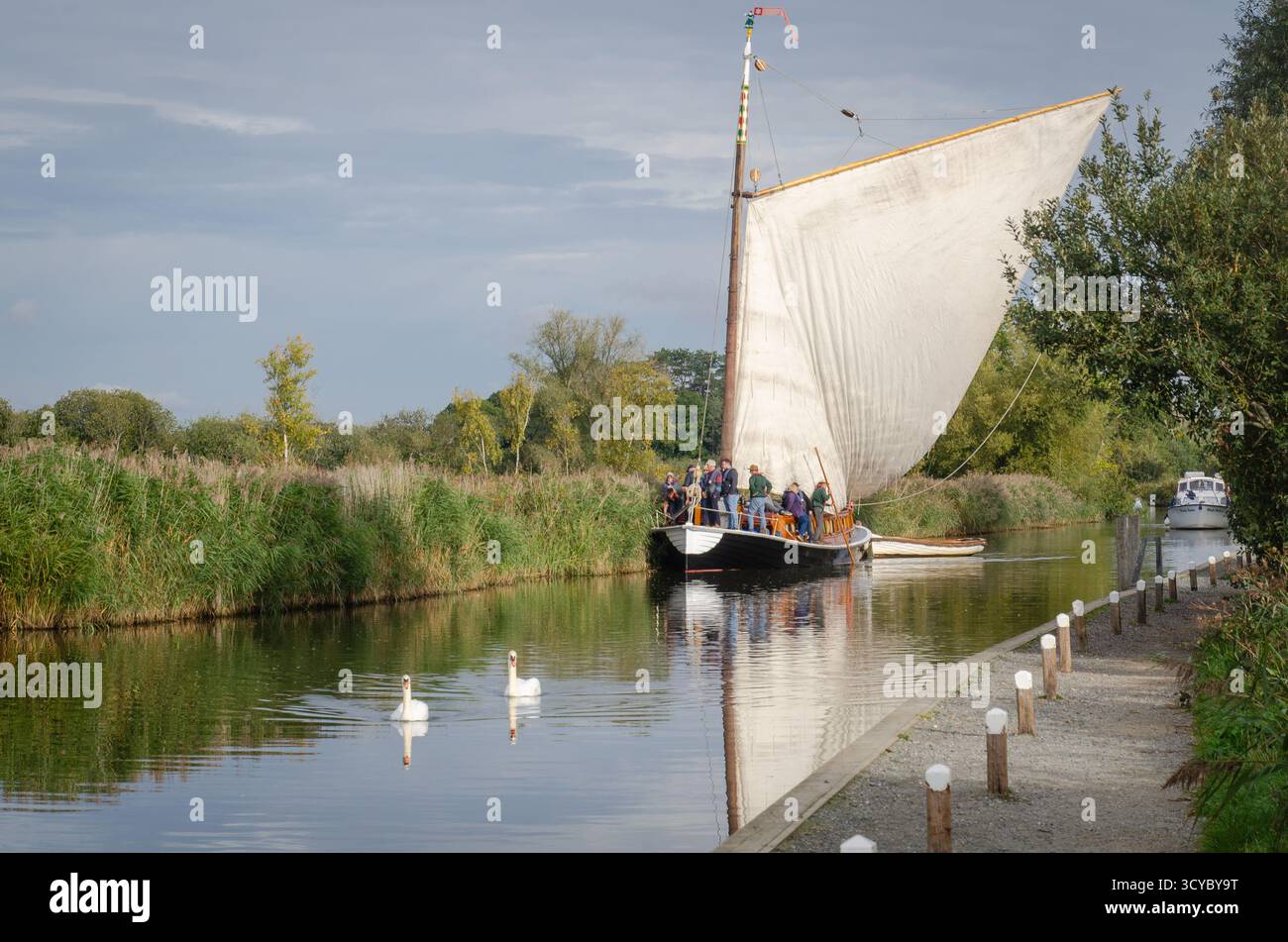 Navigation sur Norfolk Broads Banque D'Images