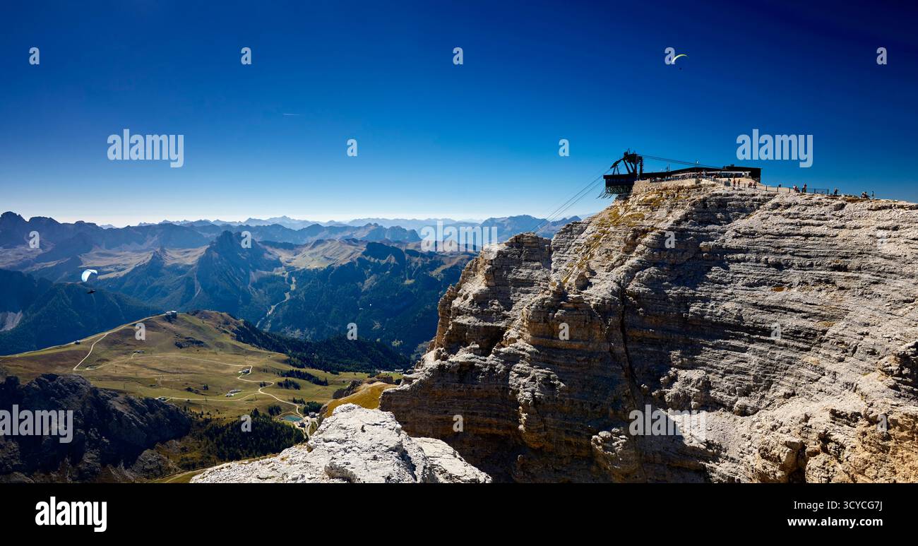 Station de téléphérique, Dolomite Mountains, Italie Banque D'Images