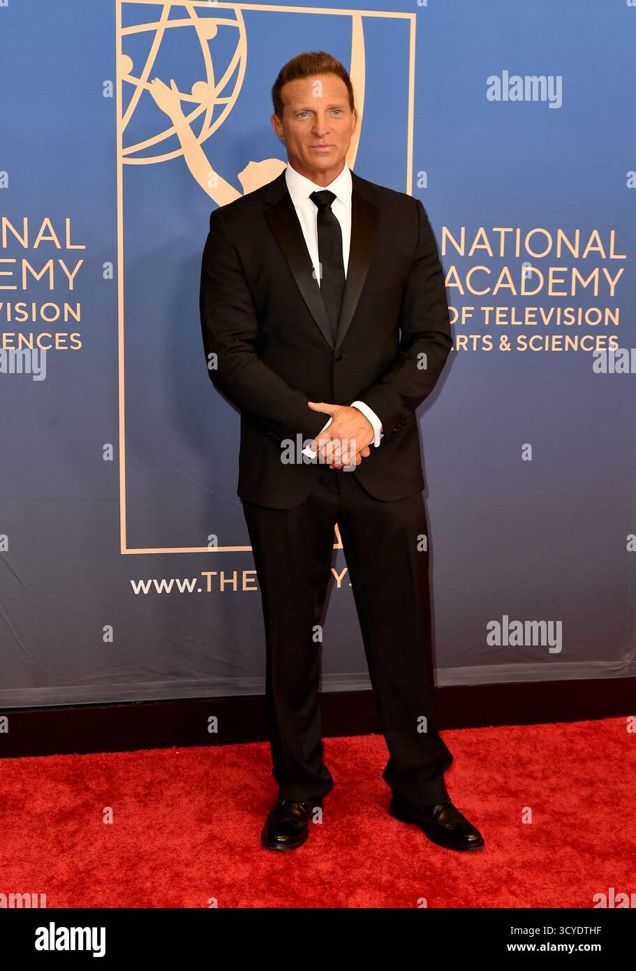 Pasadena, États-Unis. 17 octobre 2025. Steve Burton présent à la 52e édition annuelle des Daytime Emmy Awards - arrivées à l'Auditorium civique de Pasadena le 17 octobre 2025 à Pasadena, CA © Steven Bergman/AFF-USA.COM crédit : AFF/Alamy Live News Banque D'Images