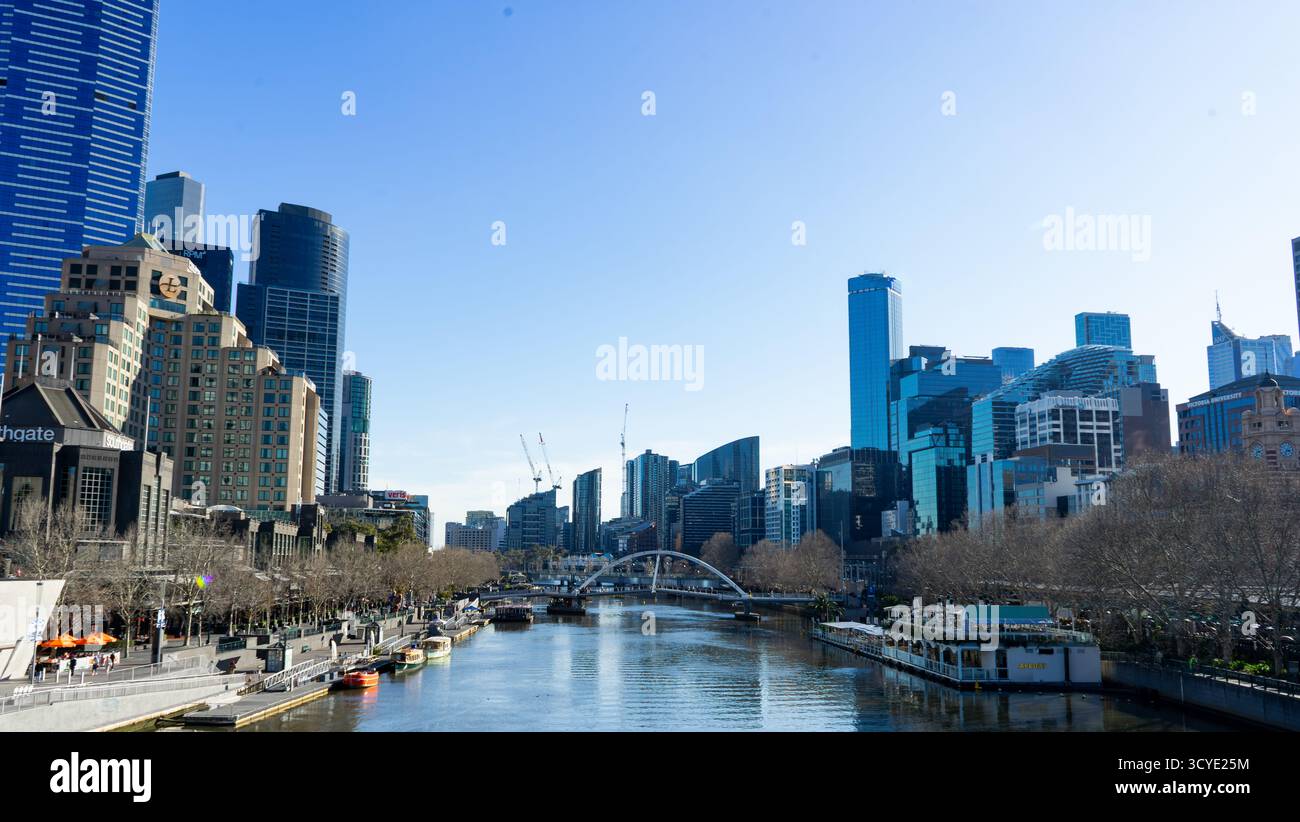 Vue sur la ville et la rivière Banque D'Images