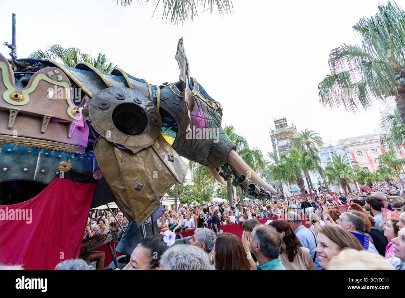 Cadix, Andalousie, Espagne, la communauté locale célèbre le Romana Festival Gades reconnaissant l'histoire romaine de Cadix avec des spectacles de rue et des spectacles Banque D'Images