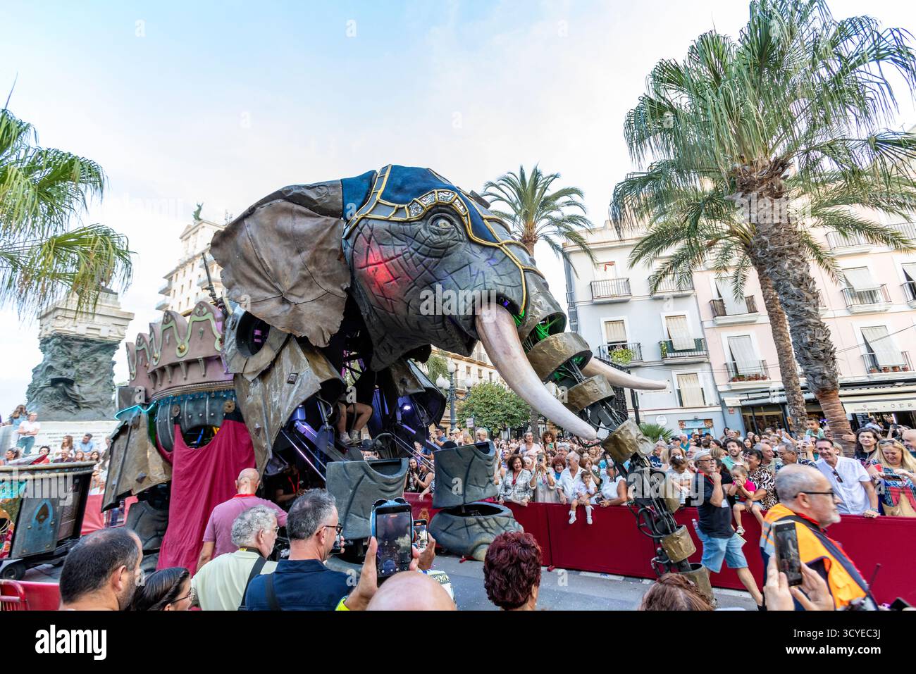 Cadix, Andalousie, Espagne, la communauté locale célèbre le Romana Festival Gades reconnaissant l'histoire romaine de Cadix avec des spectacles de rue et des spectacles Banque D'Images