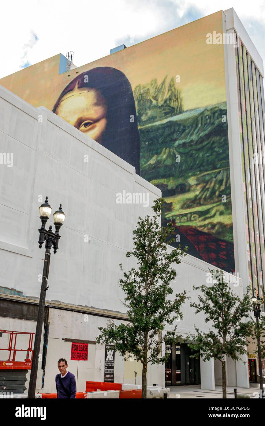 Miami Floride, Flagler Street, Mona Lisa murale, grande reproduction d'art mural du portrait de Leonardo da Vinci peint sur l'extérieur du bâtiment de grande hauteur Banque D'Images